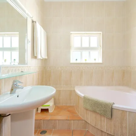 7 Schlafzimmer Villa- Familie- Kinder- Gruppen- Strand- Pool- Garten By Interhome *