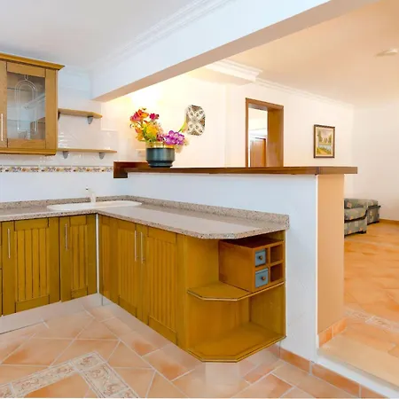 7 Schlafzimmer Villa- Familie- Kinder- Gruppen- Strand- Pool- Garten By Interhome Nyaraló