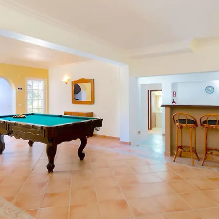 Semesterbostad 7 Schlafzimmer Villa- Familie- Kinder- Gruppen- Strand- Pool- Garten By Interhome *