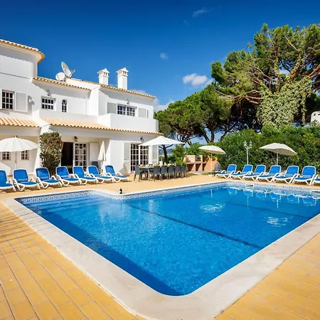 Semesterbostad 7 Schlafzimmer Villa- Familie- Kinder- Gruppen- Strand- Pool- Garten By Interhome Albufeira