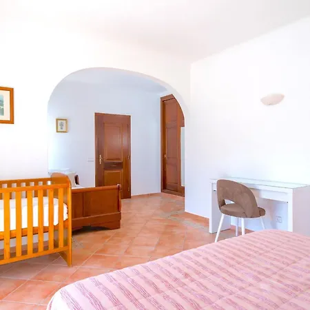 Holiday home 7 Schlafzimmer Villa- Familie- Kinder- Gruppen- Strand- Pool- Garten By Interhome Albufeira